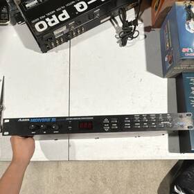 M31317416 Alesis Midiverb Iii Digital Rack Multi-effects Processor Reverb Delay Chorus Eq