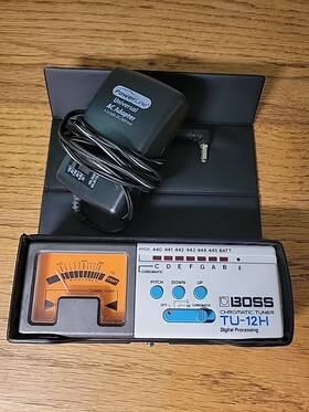 Tu-12h Boss Chromatic Tuner Digital Processing Incl Case And Powerline 9v Adaptor