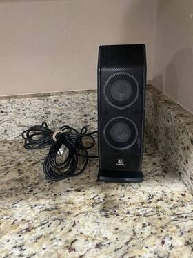 R803 Lg Logic Tech Speaker