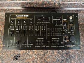 1775 Numark Dm Preamp/mixer Digital Sampler