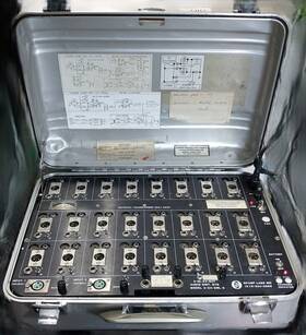 24-out Opamp Labs A-24/2ml A-24/2ml/b Video/audio Press Feed Mult Box Active 2-in /