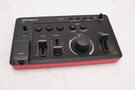 Role-4 Roland Aira Compact Robust Onboard Looper Voice Tweaker And Transformation Tool