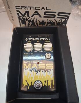 Tc-helicon 0726-aao86-001 Tc-helicon Critical Mass Vocal Harmony Effects Pedal
