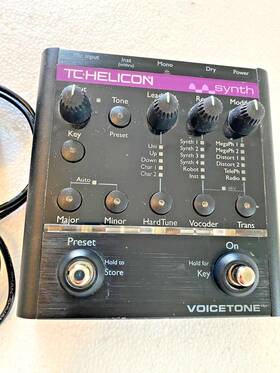 Tc-helicon 133587612714 Voicetone Synth Vocal Effects Processor Pedal Synthesizer